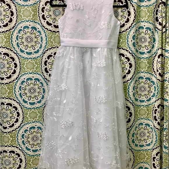 White Floral Girls Dress. New - Picture 1 of 10